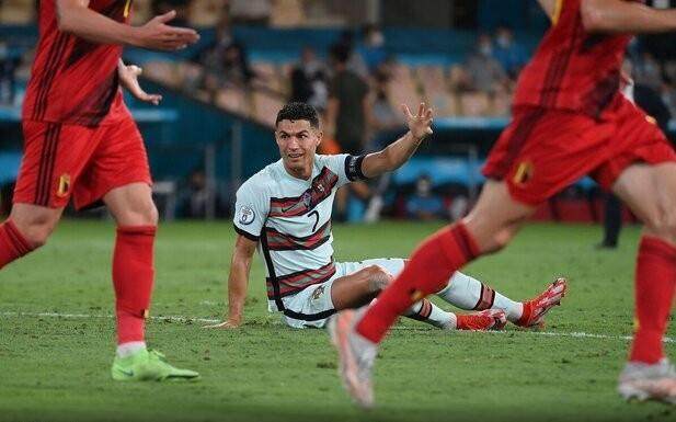 开云体育-2016欧洲杯“躺冠” 2020欧洲杯C罗“躺平”穿金靴？