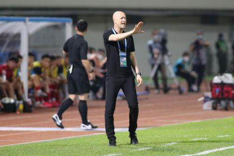 开云APP-小克鲁伊夫不认可“土豪说”:我们工资只是中游水平