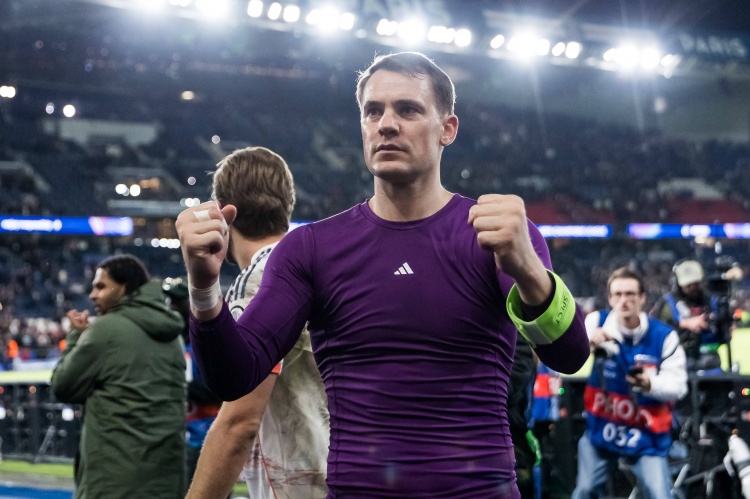 开云下载-40岁诺伊尔单场9扑救,俱乐部生涯592场也仅有2次扑救数更多